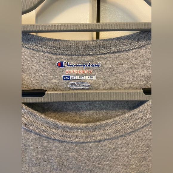 Champion Gray Sleeveless Shirt - Picture 2 of 3